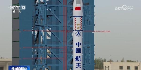 中国星辰 | 顶天立地 神箭“不用扶”