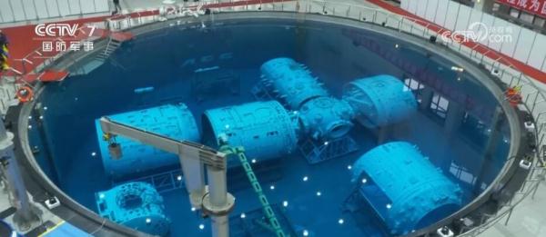 中国星辰 | 航天员系统总设计师黄伟芬介绍“神十六”乘组选定过程