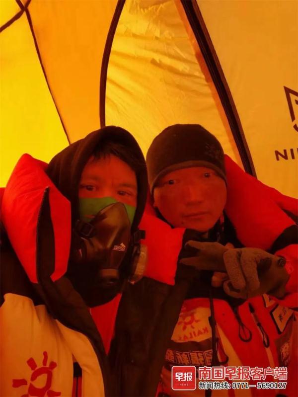 放弃登顶!这个广西人在珠峰救下一人,距峰顶不足400米…… 放弃登顶!这个广西人在珠峰救下一人,距峰顶不足400米……