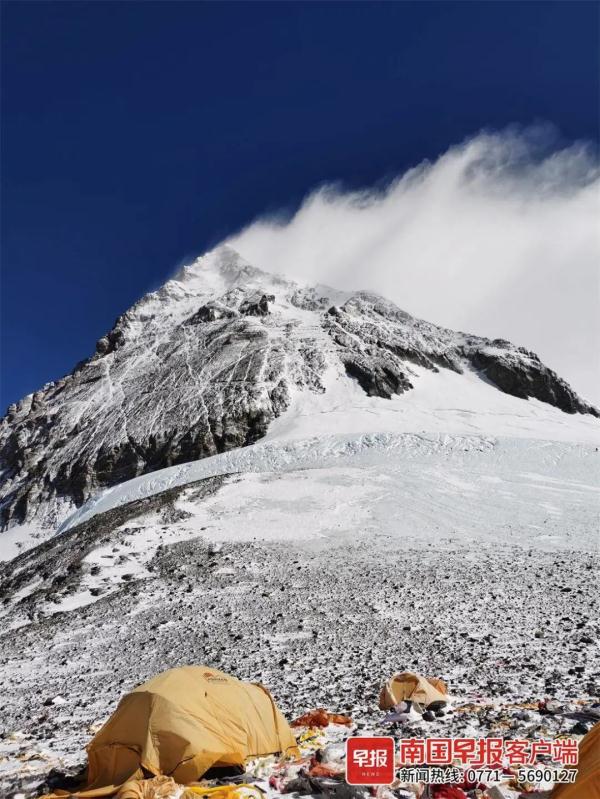 放弃登顶!这个广西人在珠峰救下一人,距峰顶不足400米…… 放弃登顶!这个广西人在珠峰救下一人,距峰顶不足400米……