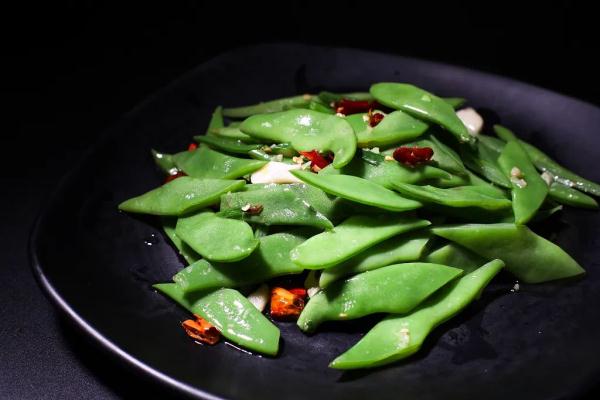 这5种食物可能暗藏“毒素”，却是餐桌上的常客！