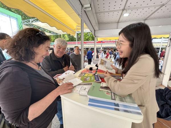 在这个欧洲书展上体验中文有多热