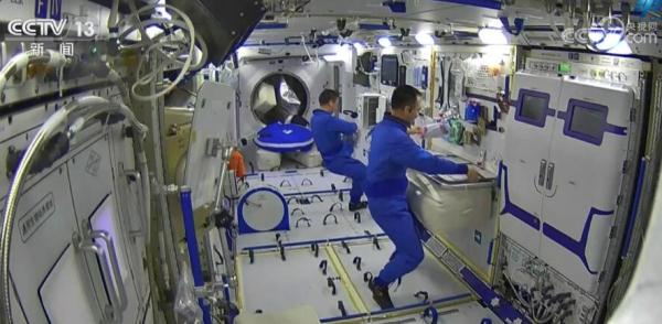 对接百吨级航天器 神十六“会师”在即 对接百吨级航天器 神十六“会师”在即