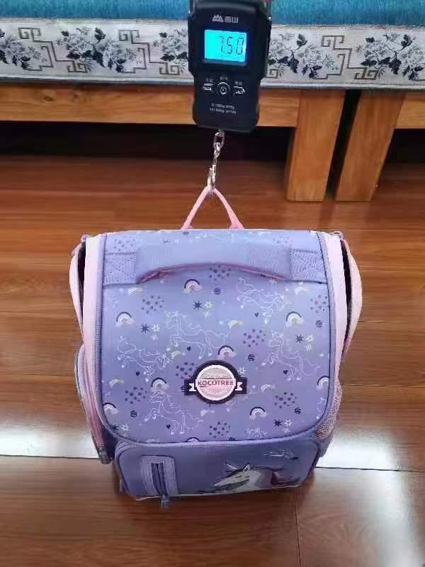 小小少年，“弓腰”上学为哪般？——小学生“大书包”现象透视