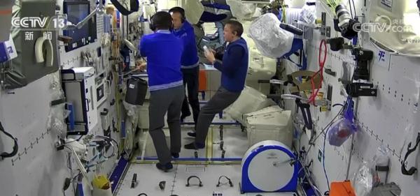 对接百吨级航天器 神十六“会师”在即 对接百吨级航天器 神十六“会师”在即