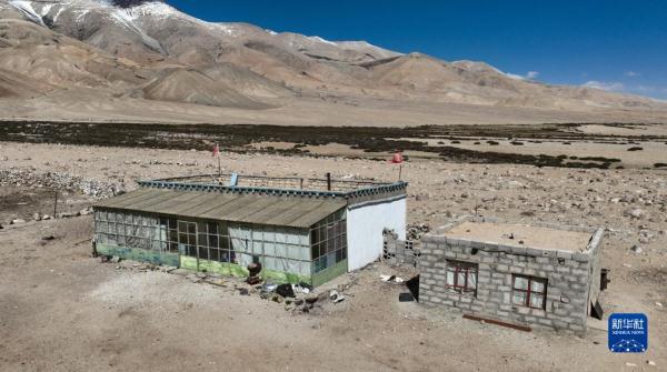 新华全媒+｜国道之行 从雪山奔向大海|洛桑占堆和他的五个家