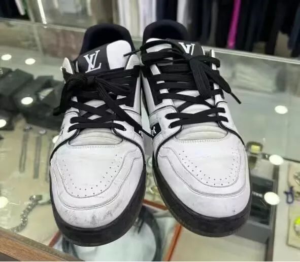 姑娘万元LV鞋放家门口被偷 姑娘万元LV鞋放家门口被偷