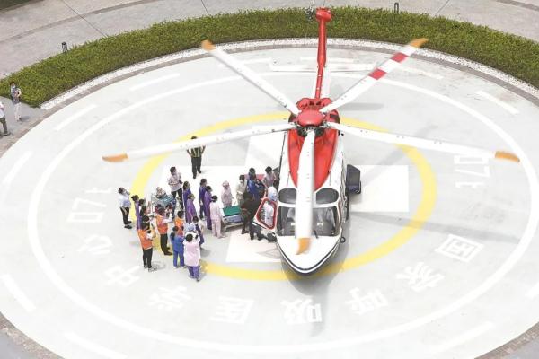 惊心动魄！香港“飞的”救援上演生死时速