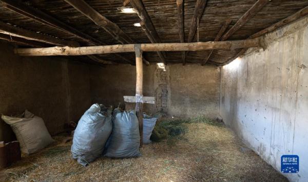 新华全媒+｜国道之行 从雪山奔向大海|洛桑占堆和他的五个家