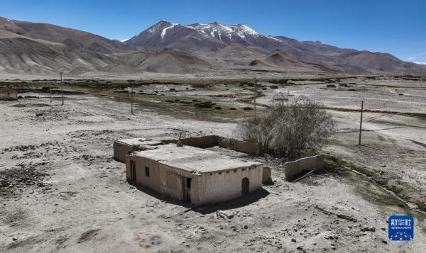 新华全媒+｜国道之行 从雪山奔向大海|洛桑占堆和他的五个家