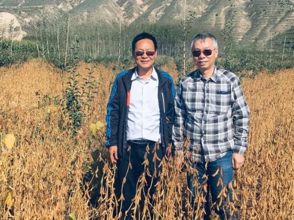 昨天飞入太空的，还有来自香港的……