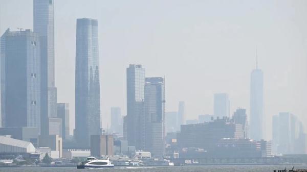 美媒：加拿大山火产生的烟雾正在向美国蔓延，多州发布空气质量警报