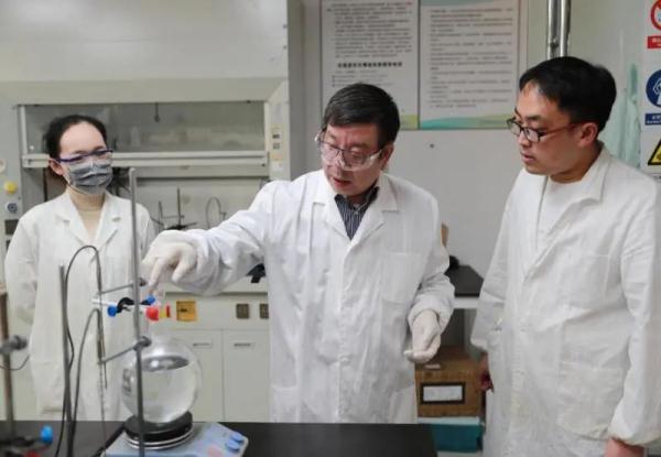 这位复旦教授又火了!再获大奖,他却一路小跑提前离开...原因和两年前一样 这位复旦教授又火了!再获大奖,他却一路小跑提前离开...原因和两年前一样