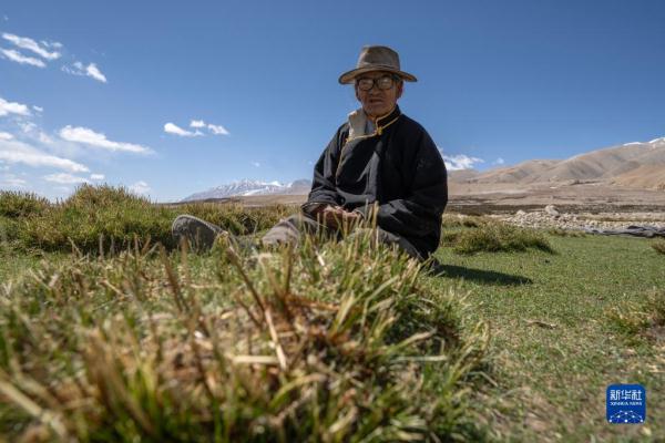 新华全媒+｜国道之行 从雪山奔向大海|洛桑占堆和他的五个家