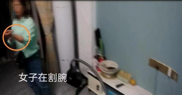 现场直击！实习学警“空手夺白刃”救下自残女子