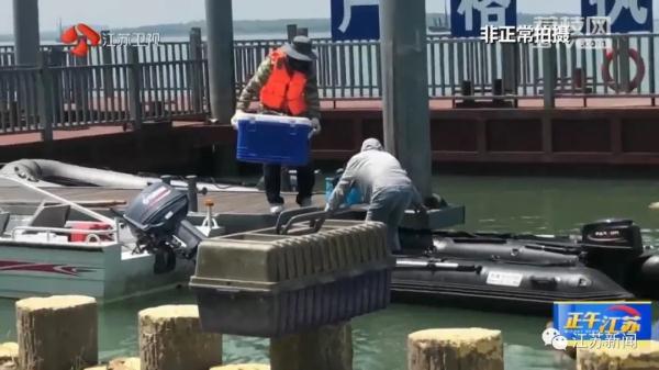 禁止垂钓牌到处都是,捕鱼艇依然在湖面乱窜!太湖苏州湾违法电捕鱼为何难以禁绝 禁止垂钓牌到处都是,捕鱼艇依然在湖面乱窜!太湖苏州湾违法电捕鱼为何难以禁绝