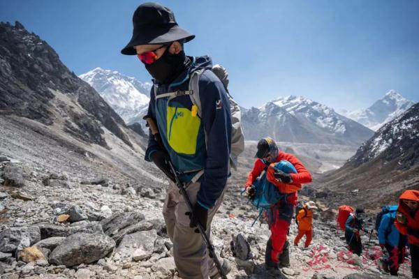 “把家乡名字带上珠峰，是我热爱家乡的一种表达方式！”