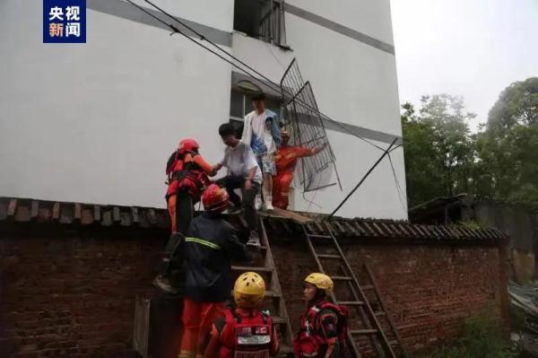 云南昭通彝良县两河镇暴雨已致3人遇难，仍有人员失联！