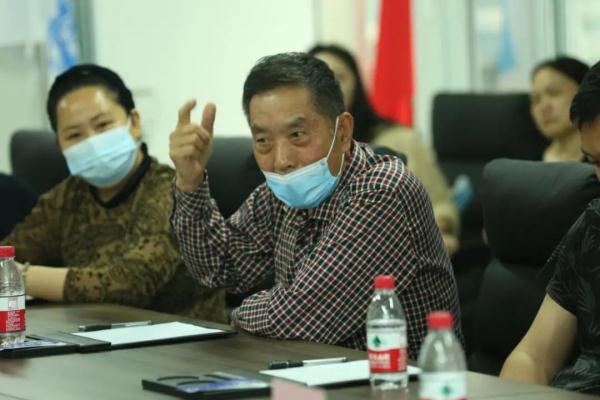 区重大项目中心开展云景里旧改外窗护栏拆除主题党日活动 区重大项目中心开展云景里旧改外窗护栏拆除主题党日活动