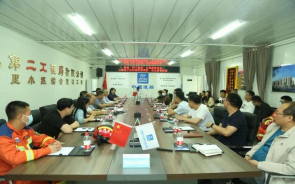 区重大项目中心开展云景里旧改外窗护栏拆除主题党日活动 区重大项目中心开展云景里旧改外窗护栏拆除主题党日活动