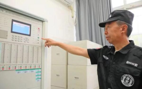 有梦想了不起！56岁保安出版40万字长篇小说
