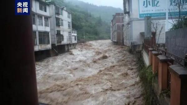 云南昭通彝良县两河镇暴雨已致3人遇难，仍有人员失联！