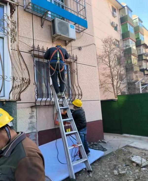 区重大项目中心开展云景里旧改外窗护栏拆除主题党日活动 区重大项目中心开展云景里旧改外窗护栏拆除主题党日活动