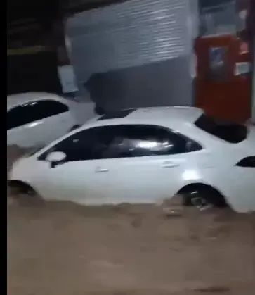 揪心！多地突降暴雨，云南3人遇难！巴中山体滑坡道路抢通中——