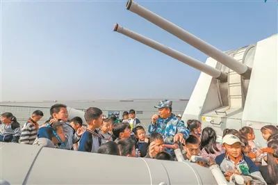 老兵张明华与“九江舰”:一“舰”钟情 一生守护 老兵张明华与“九江舰”:一“舰”钟情 一生守护