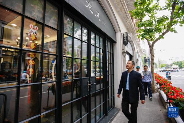 “龙凤旗袍”技艺：指尖艺术的传承