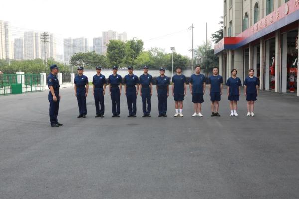 “沉浸式”体验消防员的一天，他们来了！
