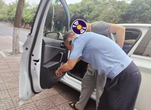 父子俩跑进派出所：400万元拆迁款不见了！查明真相，儿子直呼抱歉……