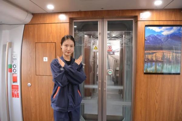 【便民】高铁列车上这些东西，轻易不要碰！
