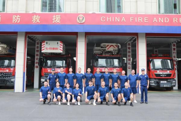“沉浸式”体验消防员的一天，他们来了！