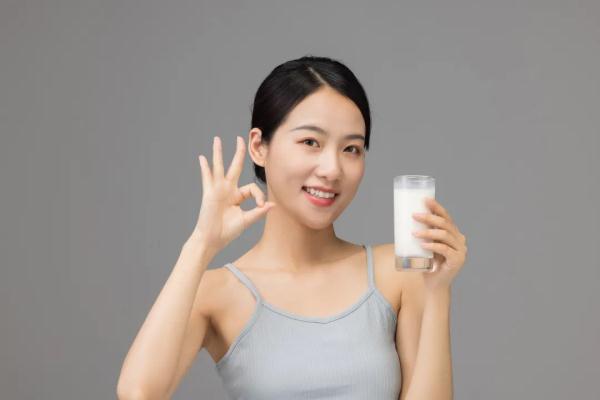 喝牛奶能美白？多喝牛奶能长高？一起了解关于喝牛奶的五个疑问