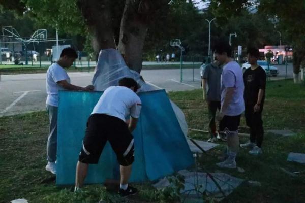 荒野求生？这届“特种兵”大学生开始了野外生存！