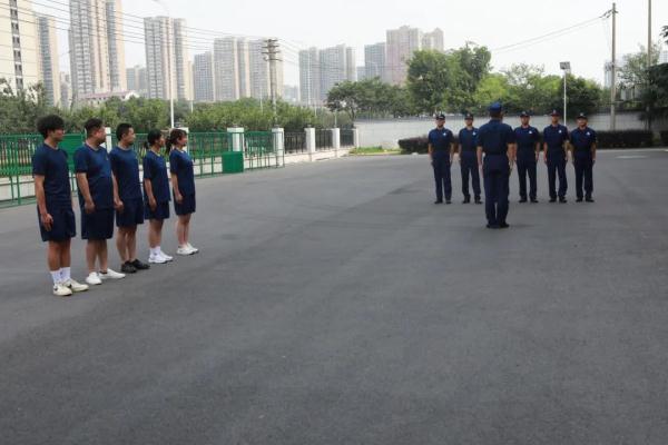 “沉浸式”体验消防员的一天，他们来了！