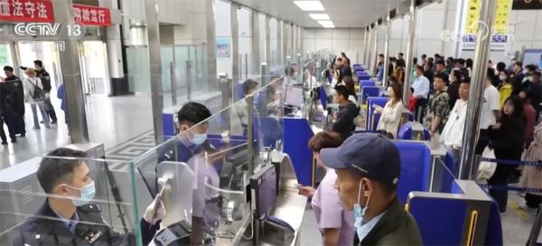 新疆各口岸1—5月查验出入境旅客人次同比增长363.4%