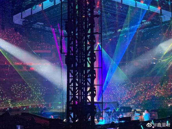 “我花千元买票，就在梁静茹演唱会看柱子？”