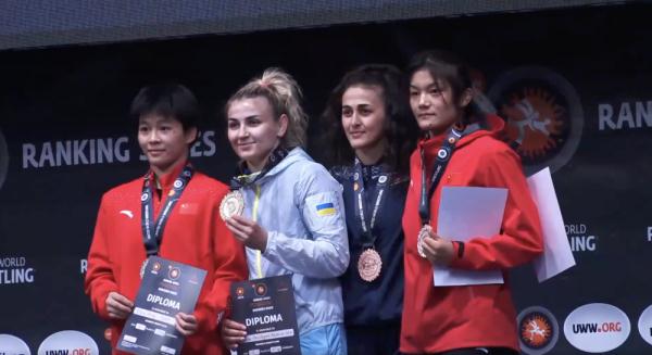 世界摔联积分赛比什凯克站：周凤女子68公斤级摘金