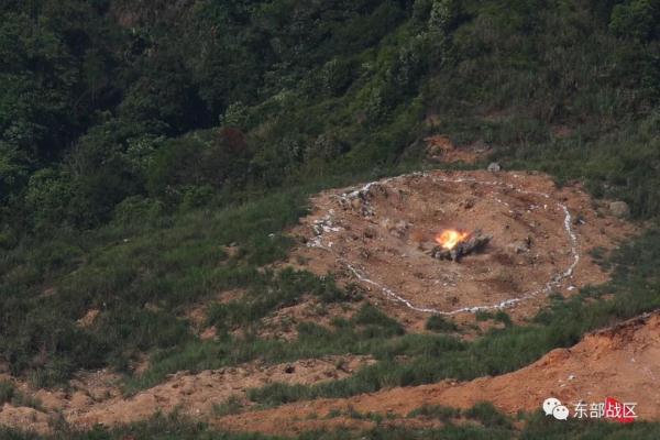 山地丛林,铁甲出击! 山地丛林,铁甲出击!