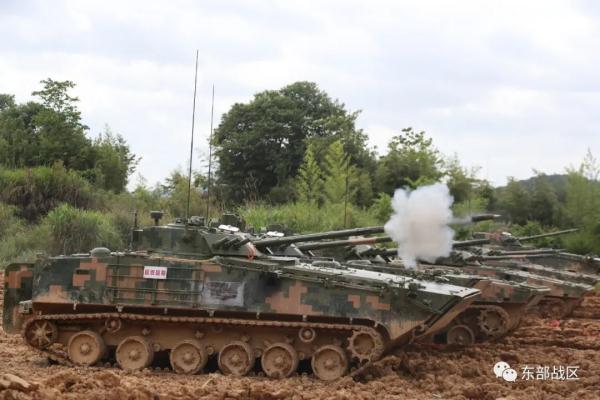 山地丛林,铁甲出击! 山地丛林,铁甲出击!