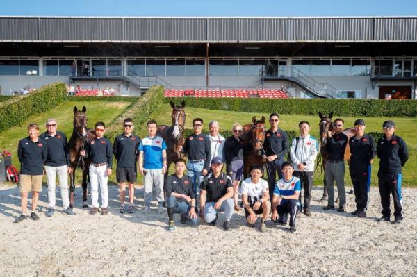 巴黎奥运会马术三项赛团体资格赛举行