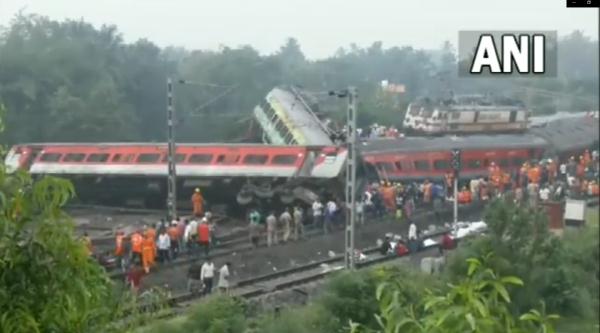 至少288人遇难！三列车先后相撞，伤亡人数或进一步上升；印度火车事故为何频繁发生？