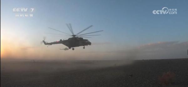 中国星辰 | 空中搜救高手如何做到次次“舱落机临”？