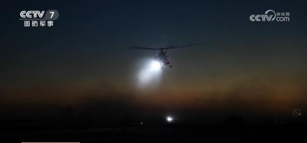 中国星辰 | 空中搜救高手如何做到次次“舱落机临”？