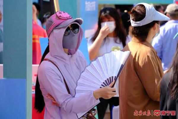 热死了受不了了南宁一周26人中暑出现这些症状要注意