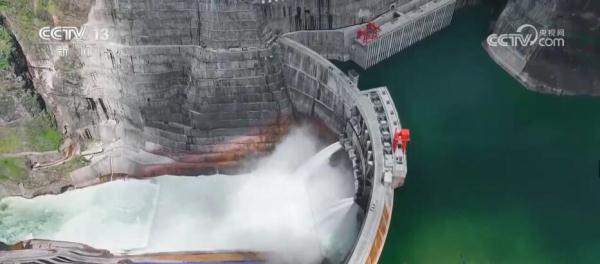 人与自然和谐共生 书写多彩生态答卷 人与自然和谐共生 书写多彩生态答卷