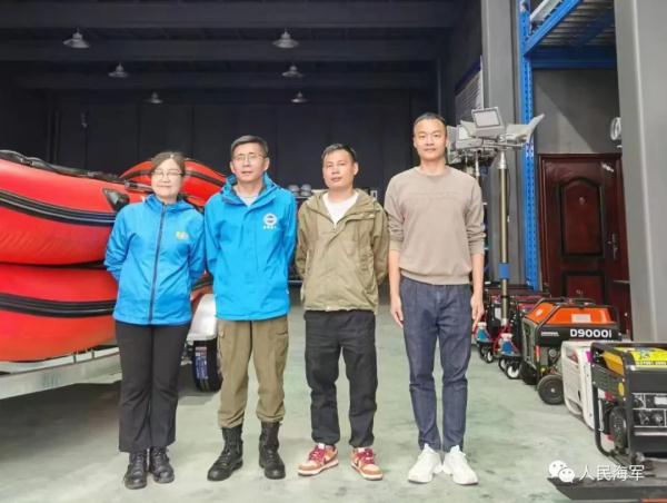 两名救人的海军战士，原来在部队双双立过功