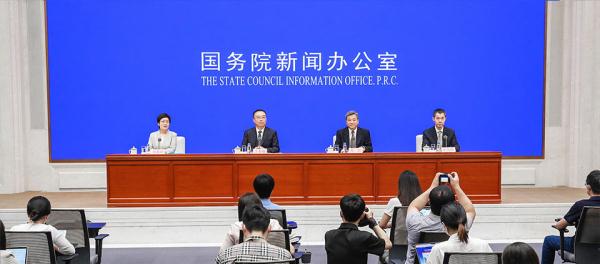建设全国统一大市场：坚决破除地方保护主义、本位主义